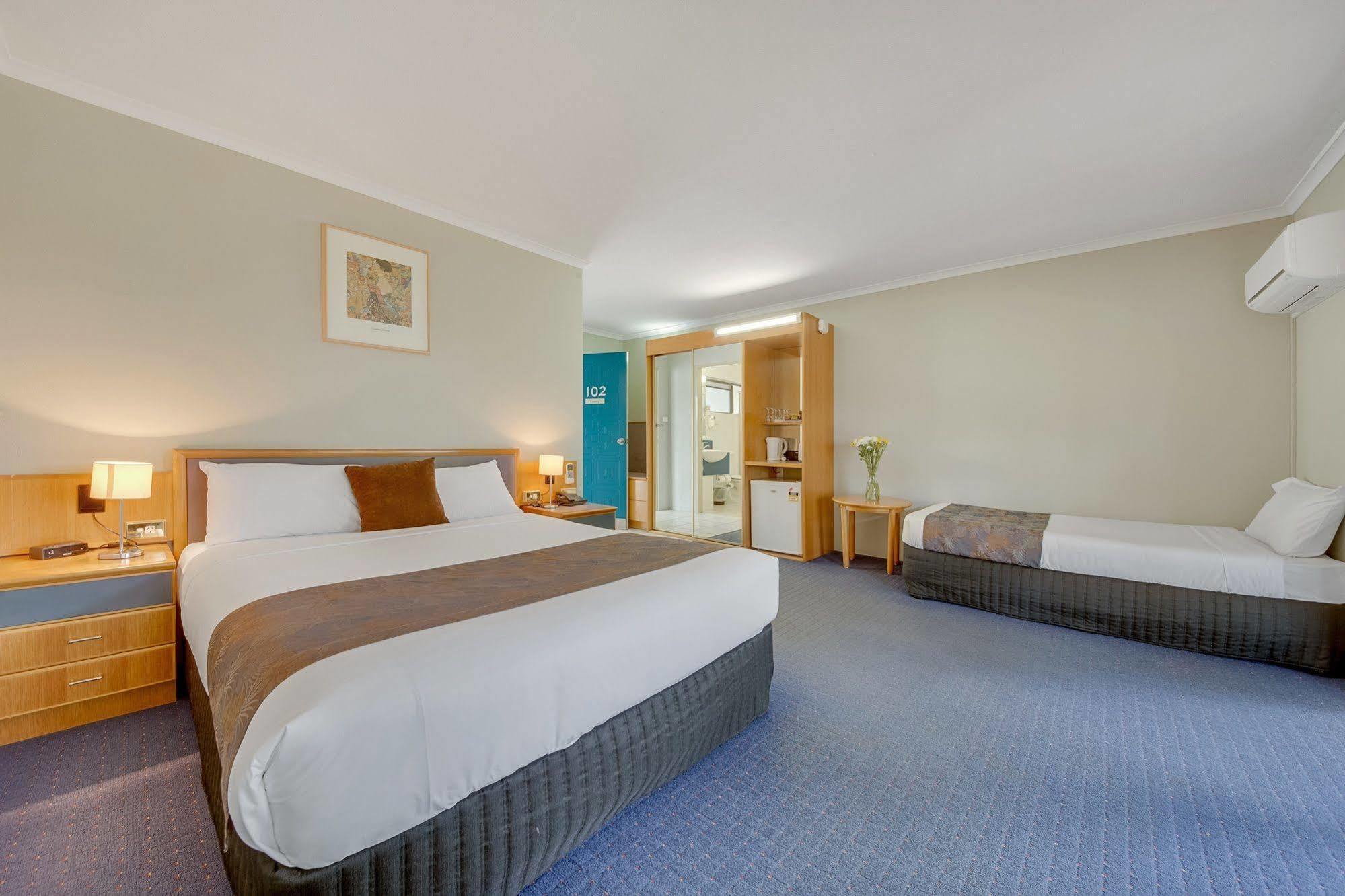 Gladstone Palms Motor Inn Dış mekan fotoğraf