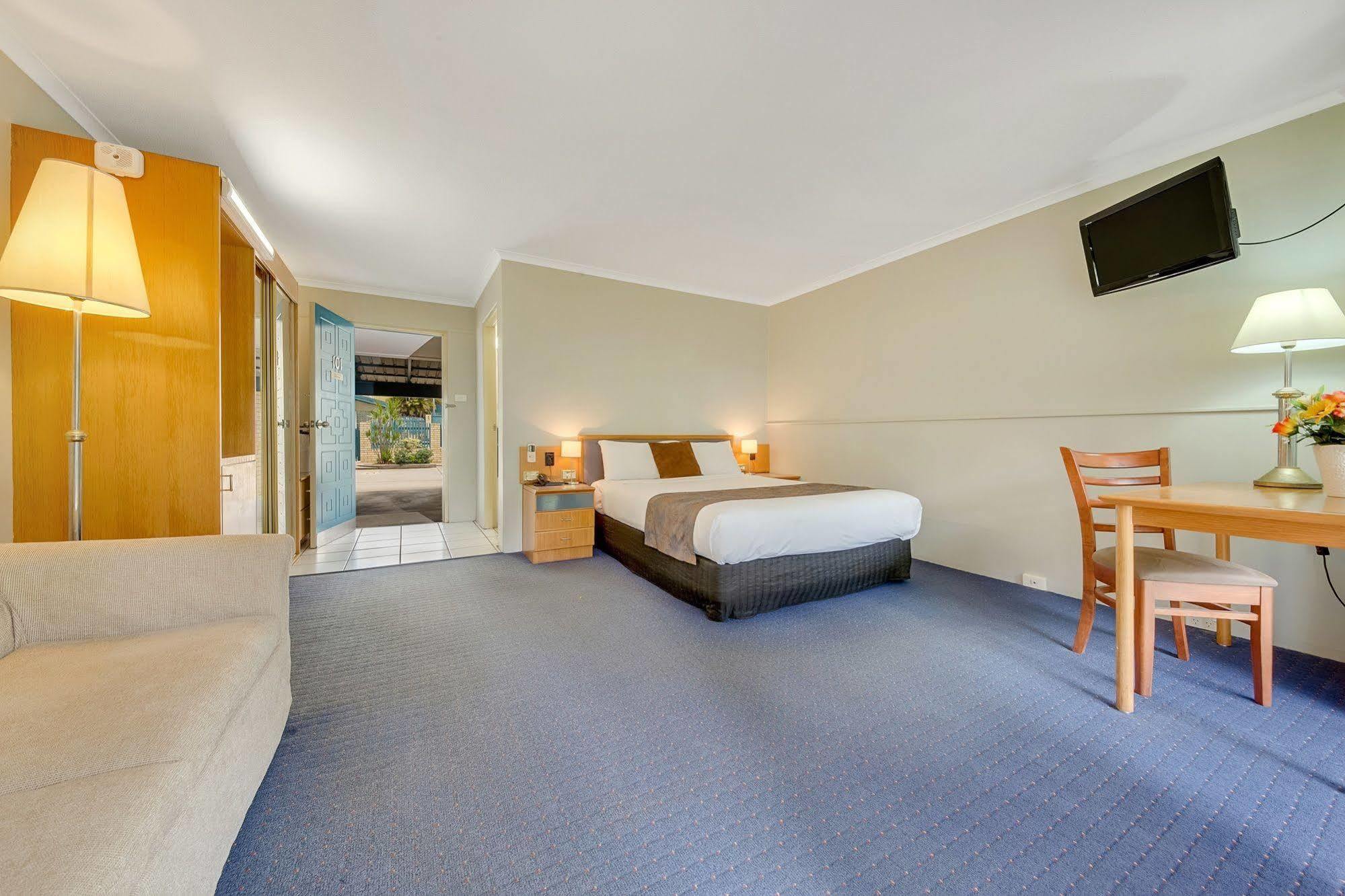 Gladstone Palms Motor Inn Dış mekan fotoğraf