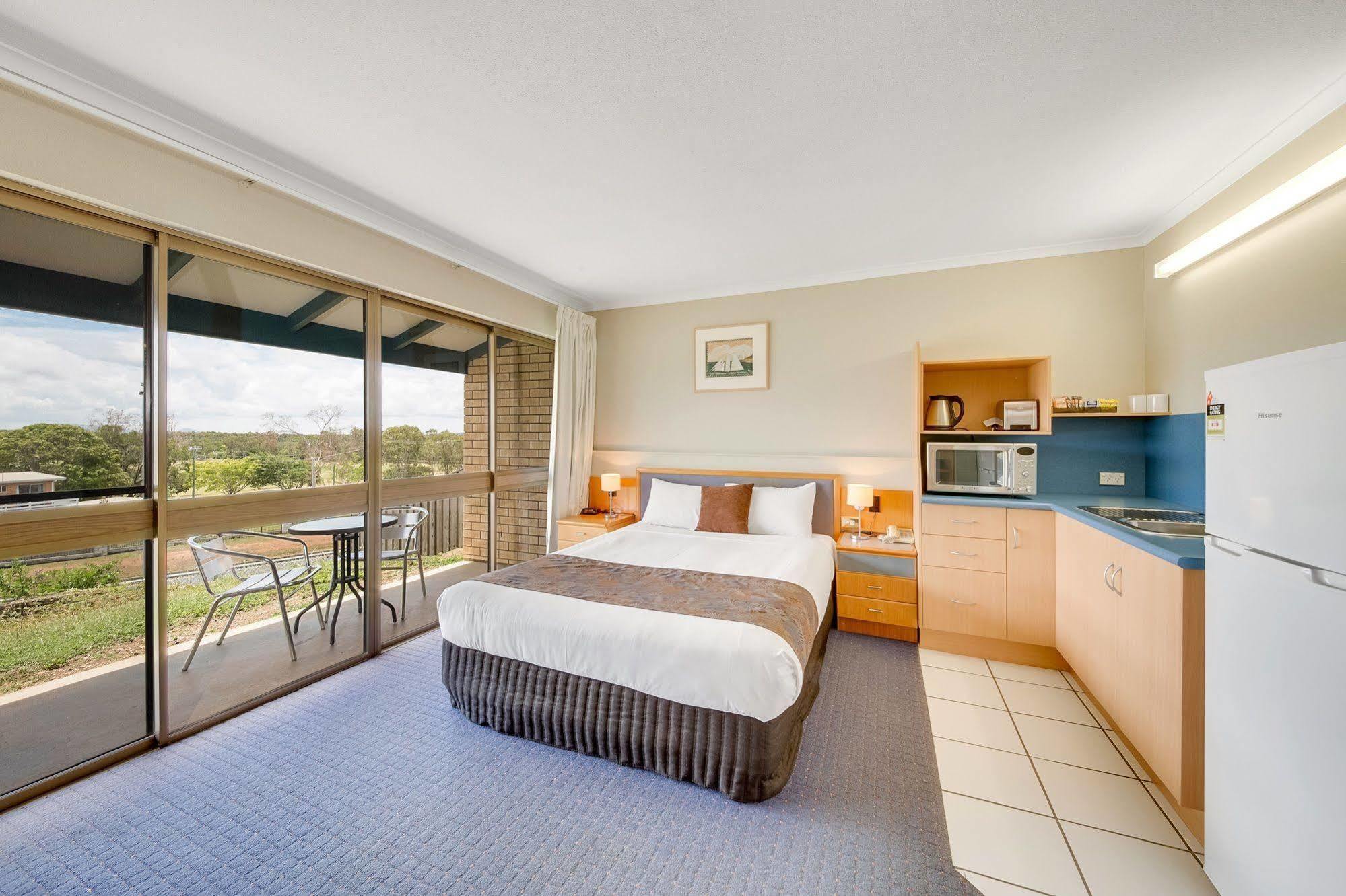 Gladstone Palms Motor Inn Dış mekan fotoğraf